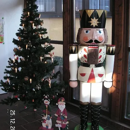 Nussknackerbaude بيت ضيافة سيفن